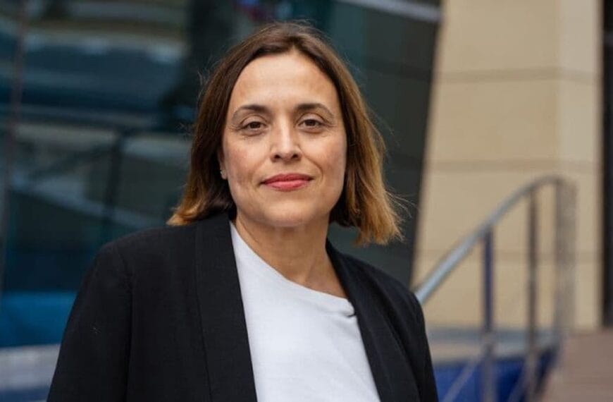 De Nederlandse vertaling van “Carmen Clemente: Liderando el Marketing de Grupo Aire” is “Carmen Clemente: Leider van de Marketing van Grupo Aire”.
