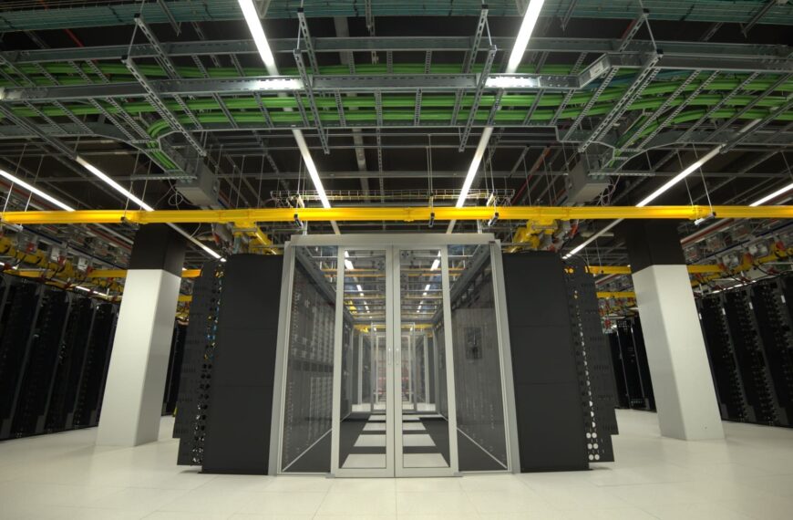 Cuatro tendencias clave para el sector data center en 2024 se traduce al holandÃ©s como: “Vier sleuteltrends voor de datacentersector in 2024”