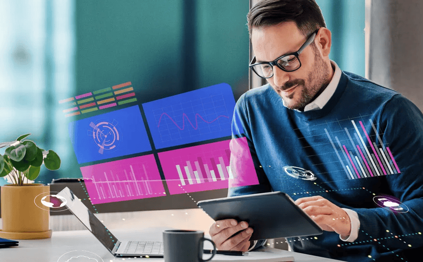 De wolk (of cloud), AI (kunstmatige intelligentie), automatisering en de DEX-ervaring (Digital Employee Experience) zijn technologische prioriteiten in de publieke sector.