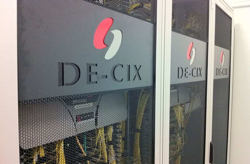 DE-CIX viert 10 jaar van zijn internet exchange center in New York.