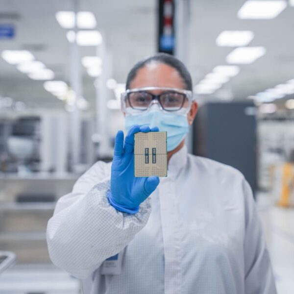 Verandering van leiderschap bij Intel: Ann Kelleher neemt afscheid na meer dan 30 jaar, terwijl het bedrijf zijn technologiebeleid herstructureert