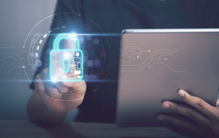 CyberbeveiligingsstrategieÃ«n voor de Zomer: Tips voor het Beschermen van Bedrijven in een Tijdperk van Telewerken