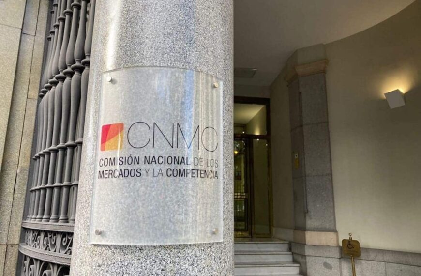 Technologiereuzen staan tegenover elkaar bij de CNMC voor de cloudmarkt in Spanje.