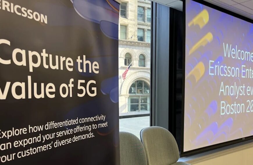 Ericsson kondigt historische samenwerking aan met telecomoperators tijdens evenement in Boston.