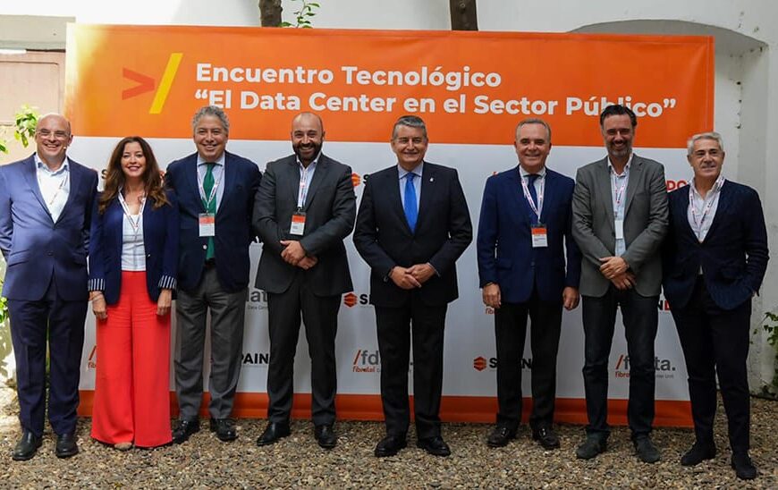 De Raad van AndalusiÃ« ontvangt tien aanbiedingen voor de bouw van haar datacenter in Sevilla.