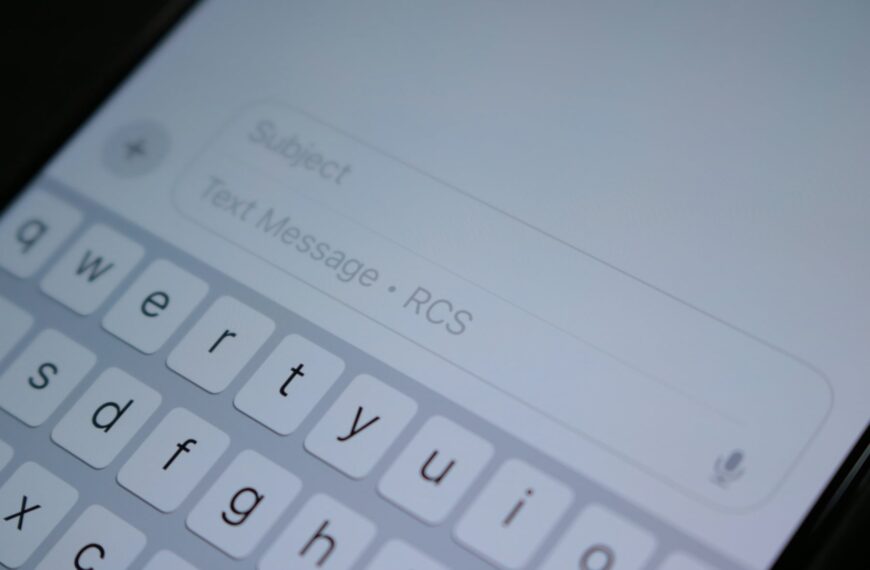 RCS vs. SMS: Integrale Vergelijking voor Zakelijke Communicatie