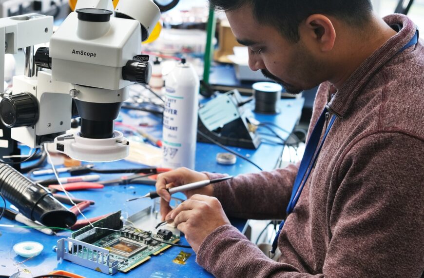 Amazon investeert 110 miljoen dollar om onderzoek naar AI te stimuleren met zijn “Build on Trainium” programma.