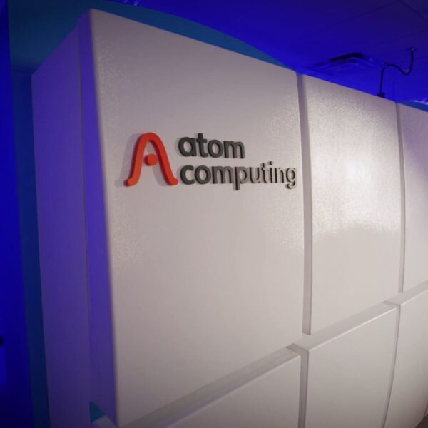 Atom Computing en Microsoft bereiken een record in kwantumcomputing met de grootste verstrengelde logische qubitstaat.