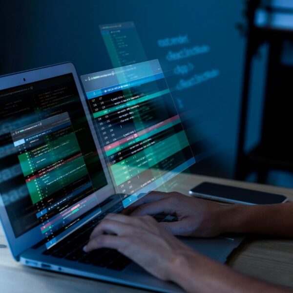 Cibercriminalidad y ciberseguridad, directamente proporcionales se traduce al holandÃ©s como “Cybercriminaliteit en cybersecurity, rechtstreeks evenredig”.