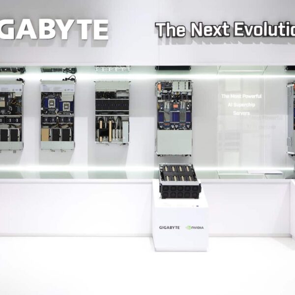 GIGABYTE revolutioneert high-performance computing op CES 2025 met hun focus op AI en duurzaamheid.