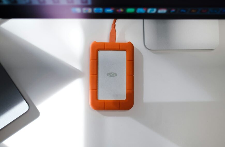 Meer dan 16 jaar van SSD’s als commerciÃ«le standaard: De opslagrevolutie die de informatica transformeerde