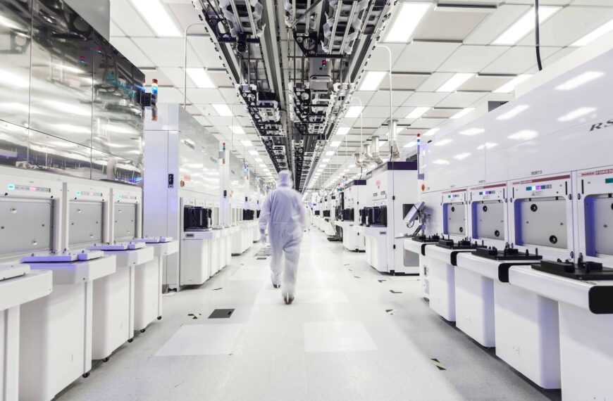 GlobalFoundries opent een geavanceerd verpakkings- en fotonica-centrum in New York.