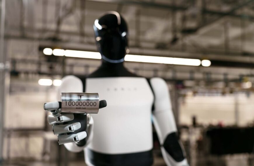 Elon Musk voorziet een toekomst met een miljoen Tesla Optimus-robots in productie tegen 2027.