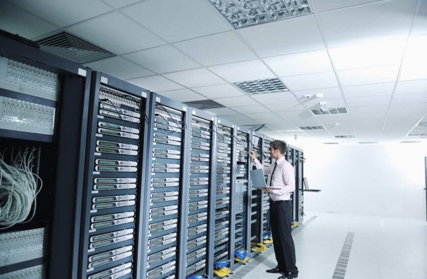 De servermarkt voor datacenters zal tot 2028 met 169,3 miljard dollar groeien, aangedreven door AI en cloudcomputing.