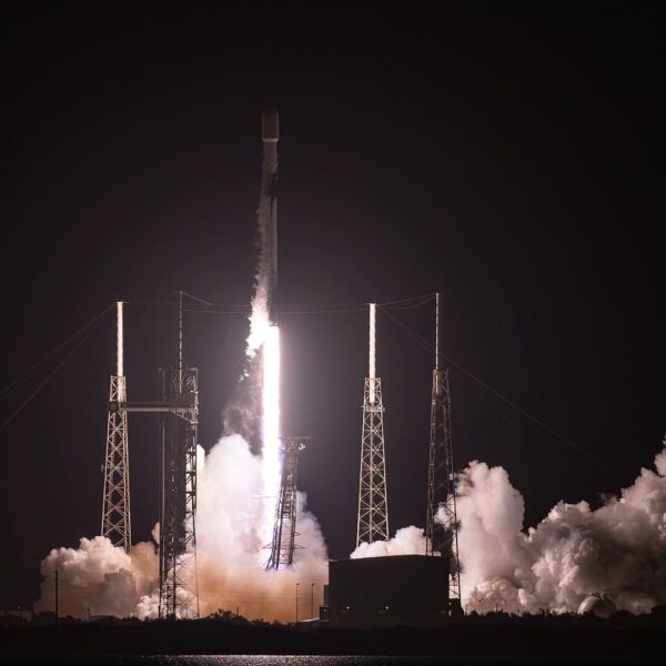 Space42 lanceert met succes de Thuraya 4-satelliet, waardoor veilige en snelle connectiviteit in meerdere regio’s wordt versterkt.