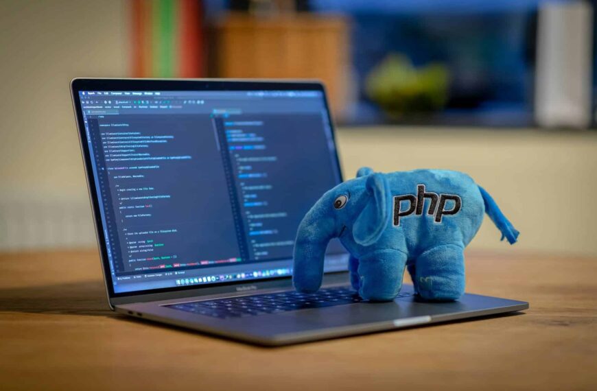 PHP 8 en Focus: Prestatieverbeteringen, Beveiligingsupdates en Compatibiliteitsvoordelen in de Recentste Versies