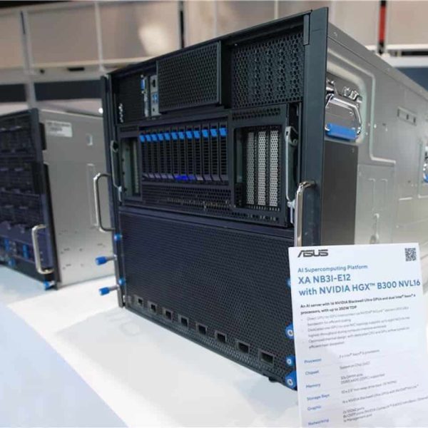 ASUS Introduce de Revolutionaire ASUS AI POD met NVIDIA GB300 NVL72 Technologie op GTC 2025