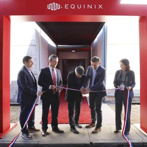 Equinix bereikt mijlpaal in Chili met opening van het eerste datacenter met vloeistofkoeling voor AI