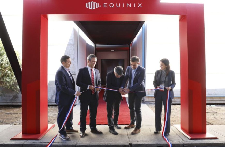 Equinix bereikt mijlpaal in Chili met opening van het eerste datacenter met vloeistofkoeling voor AI