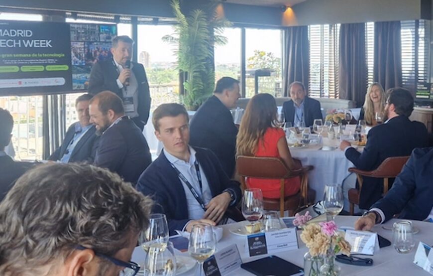 Big Data-leiders eisen menselijk leiderschap en zeggenschap te midden van de opkomst van Kunstmatige Intelligentie in bedrijven