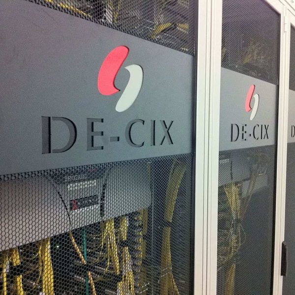 DE-CIX lanceert AI-IX: ’s Werelds eerste interconnectienetwerk voor AI-werkloads
