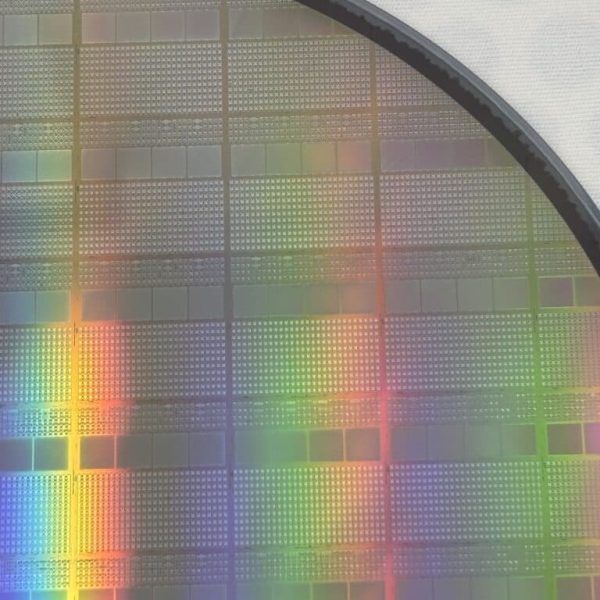 "Aledia Revolutioneert Toekomstige Schermen met FlexiNOVA: de Aanpasbare MicroLED-Platform"