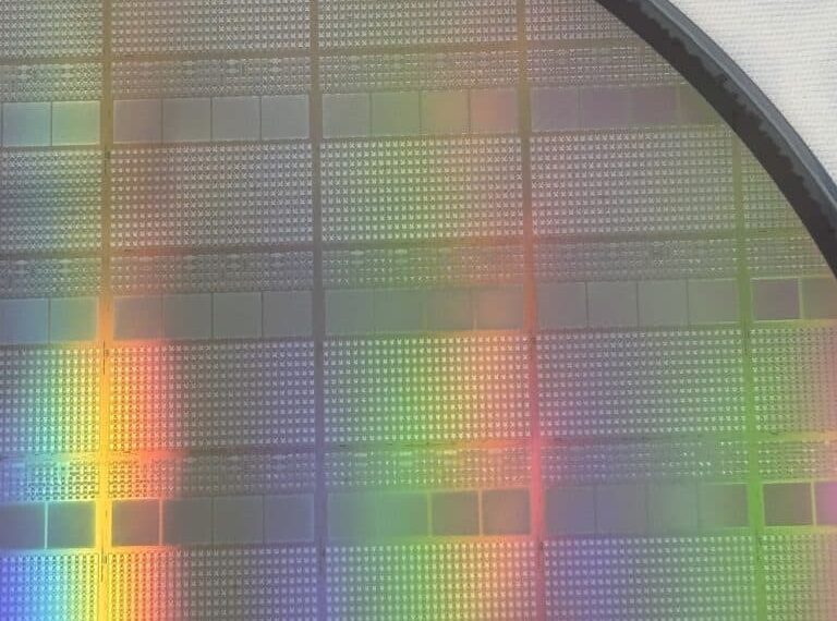 "Aledia Revolutioneert Toekomstige Schermen met FlexiNOVA: de Aanpasbare MicroLED-Platform"