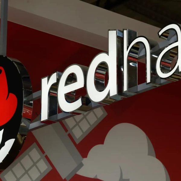 Red Hat en AMD Versterken Strategische Alliantie om Kunstmatige Intelligentie en Hybrid Cloud Virtualisatie te Stimuleren