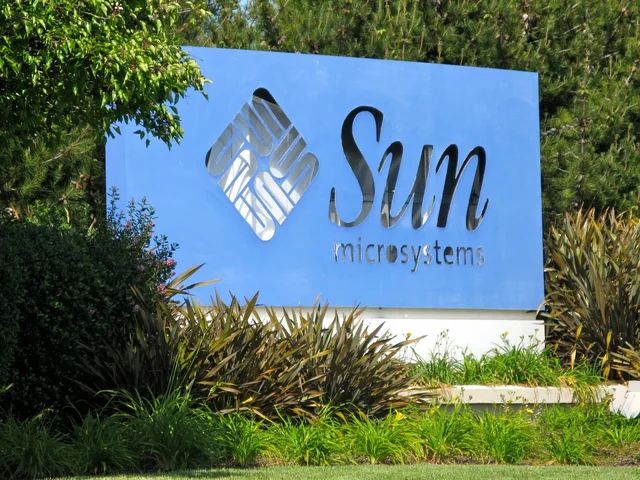 Het Sun Microsystems Bord bij Meta: Een Spiegel van Succes en Afnemende Glorie