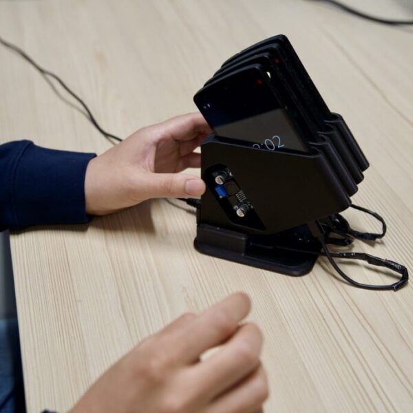 Onderzoekers Hergebruiken Oude Mobiele Telefoons als Microdatacenters voor Duurzame Computing