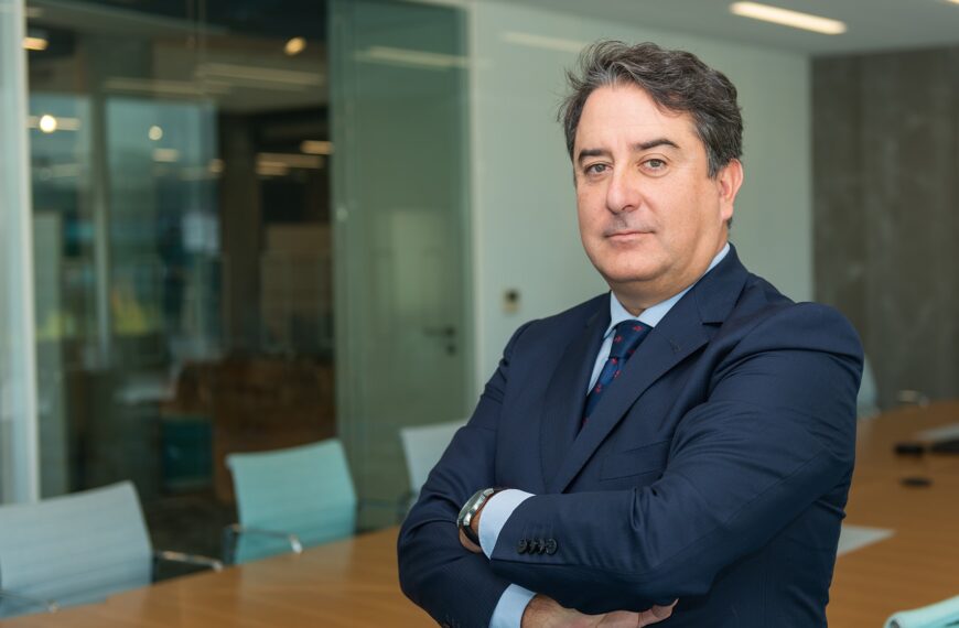 Indra Herstructureert Directie om Strategie ‘Leading the Future’ te Versnellen