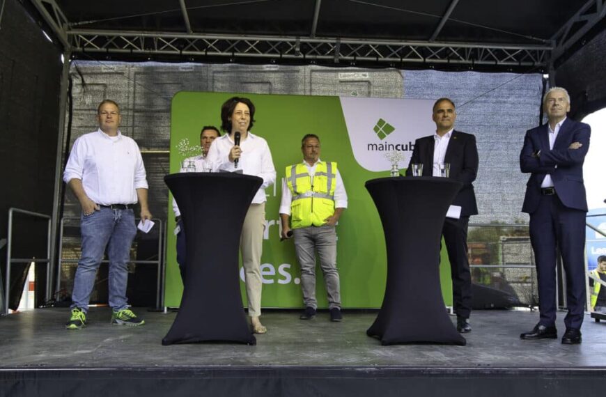 Maincubes Stapt de Toekomst in met de Kroningsceremonie van FRA03 en de Uitbreiding van de BER02 Campus in Berlijn