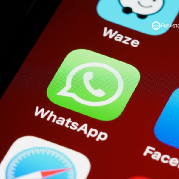 Rusland Versterkt Druk Tegen WhatsApp en Telegram: Controle over Communicatie Entréert een Nieuwe Wereldfase