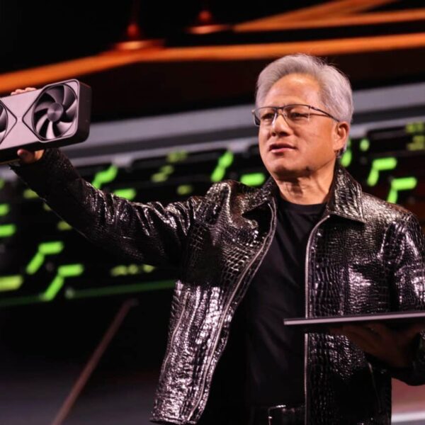 Trump Overwoog Splitsing van NVIDIA, Maar Veranderde van Mening Na Ontdekking van Jensen Huang’s Sleutelrol in de AI-Revolutie
