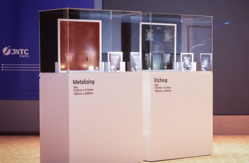 JNTC Lanceert Nieuwe Glazen Substraat voor Halfgeleiders: De Volgende Stap in Geavanceerde Verpakking