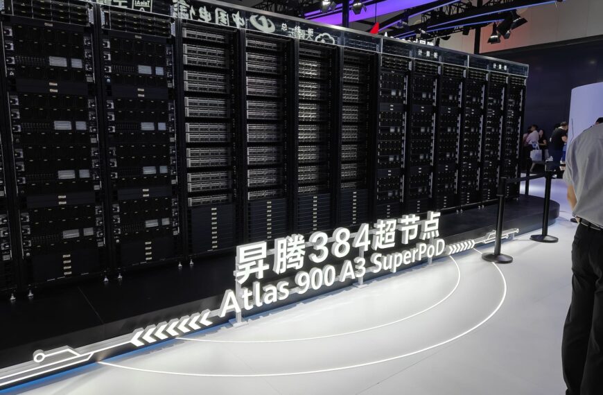 Huawei lanceert CloudMatrix 384 AI-cluster en daagt NVIDIA uit met dubbele FP16-prestaties