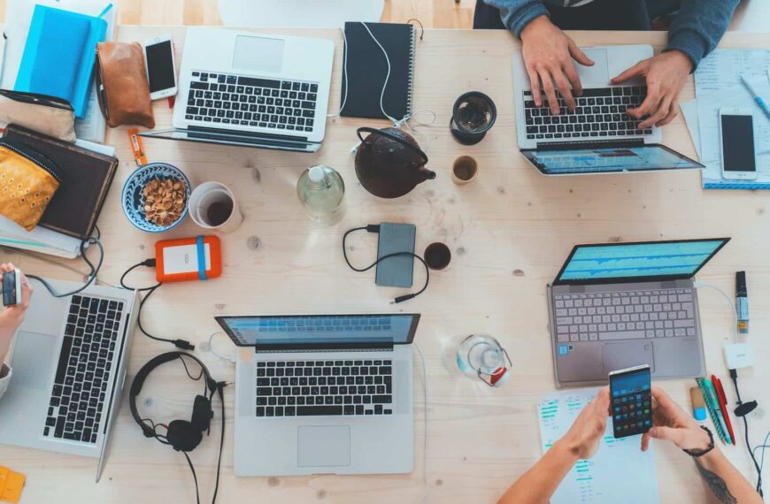Wereldwijde PC-markt groeit met 4,4% in het tweede kwartaal van 2025, gedreven door zakelijke vraag