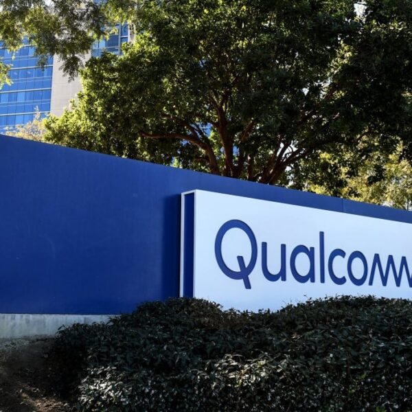 Qualcomm Versterkt Zijn Inzet op AI in de Edge en Breekt Record in Auto- en IoT-sector in het Derde Kwartaal van Fiscaal Jaar 2025