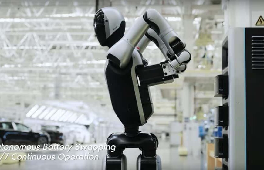 Walker S2 Uitdaging: Robot Optimus van Tesla met ononderbroken autonomie dankzij batterijwissel