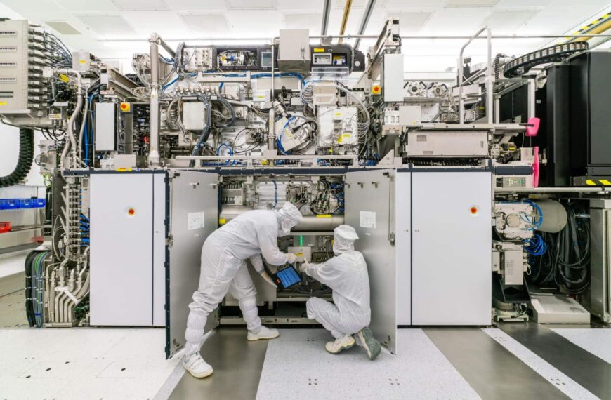 ASML en de Uitdaging van EUV High-NA Lithografie: TWINSCAN EXE:5200B Markeert een Nieuwe Era in Chipproductie
