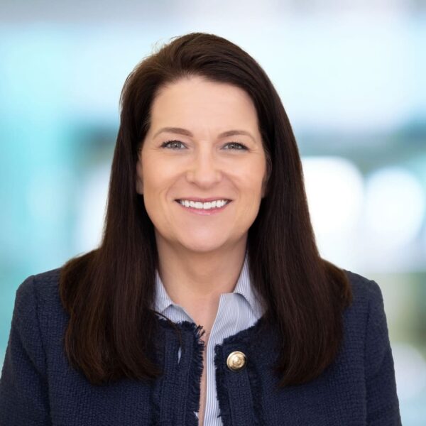 Intel Neemt Michelle Johnston Holthaus Na Slechts 9 Maanden Aan De Kraak: Radicaler Herstructurering en Politieke Druk Binnen Het Bedrijf