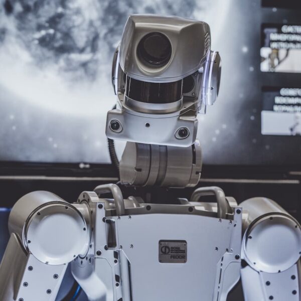 Hostinger Revolutie in Klantenservice: AI-Agent Kodee Biedt Jaarlijkse Besparingen van Meer dan 9 Miljoen Euro