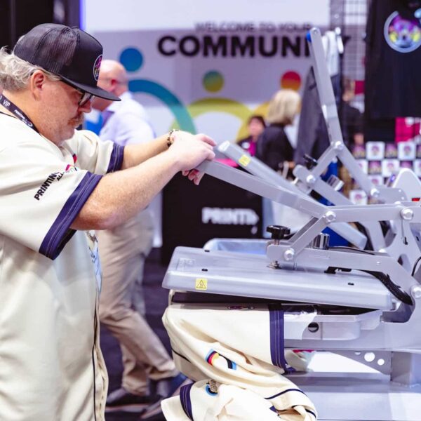 Xerox introduceert het Proficio-tijdperk: nieuwe PX300 en PX500 digitale persen voor het mid-volume kleursegment