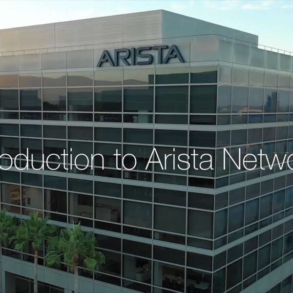 Arista Introduce de R4 Serie: 800G op GroteSchaal, HyperPorts van 3,2 Tb/s en Poortversleuteling voor Datacenters en AI