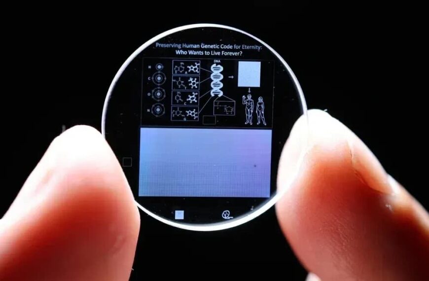 Een glazen schijf om de wereld te bewaren: de sprong van 5D-opslag naar datacenters