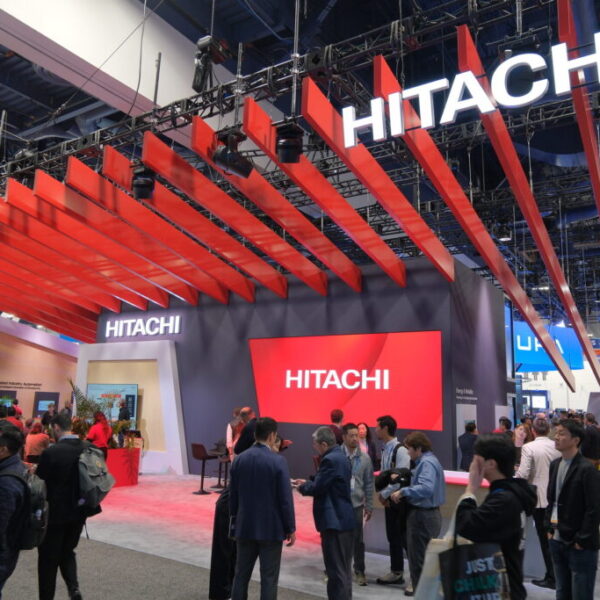 Hitachi brengt AI naar de fysieke wereld op CES 2026: samenwerkingen met NVIDIA, Google Cloud en Nozomi voor transformatie van kritieke infrastructuren