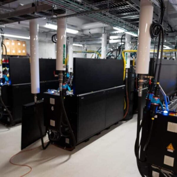 Nokia en Hypertec verbinden de supercomputer Nibi in Canada: een sprong in netwerk, koeling en capaciteit voor onderzoek in gezondheid, klimaat en Kunstmatige Intelligentie