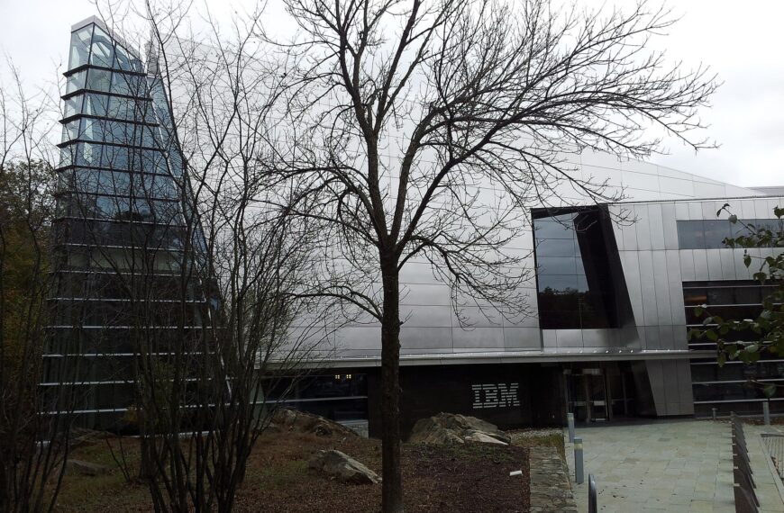 De “mainframe” straalt weer: IBM behaalt zijn beste jaar in 20 jaar met de Z-familie en stimuleert on-premise AI