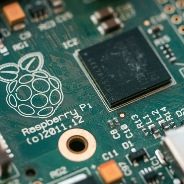 De geheugen tekort door AI drijft Raspberry Pi prijzen op: het 16 GB model gaat naar 205 dollar
