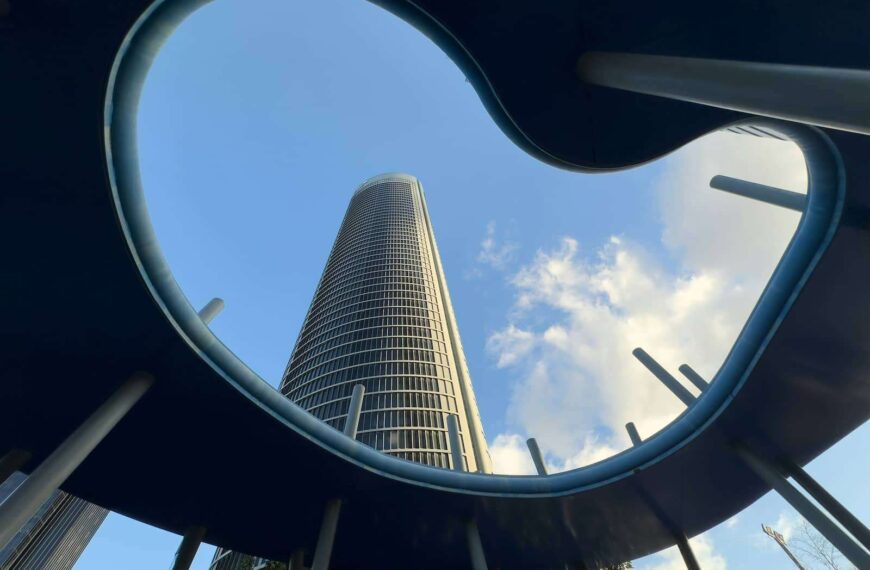 Apto lanceert in Fuenlabrada een dataschool van 2.000 miljoen